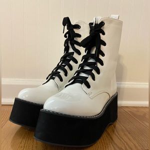 White lace up platform boots size 8!!!